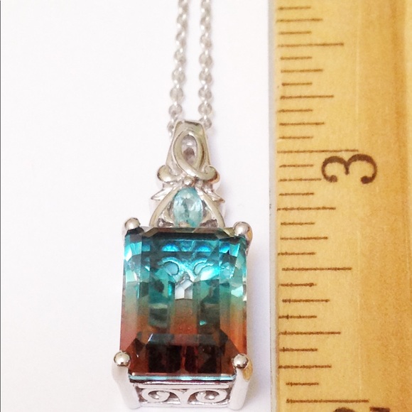 Beachy Quartz Pendant - Picture 4 of 4